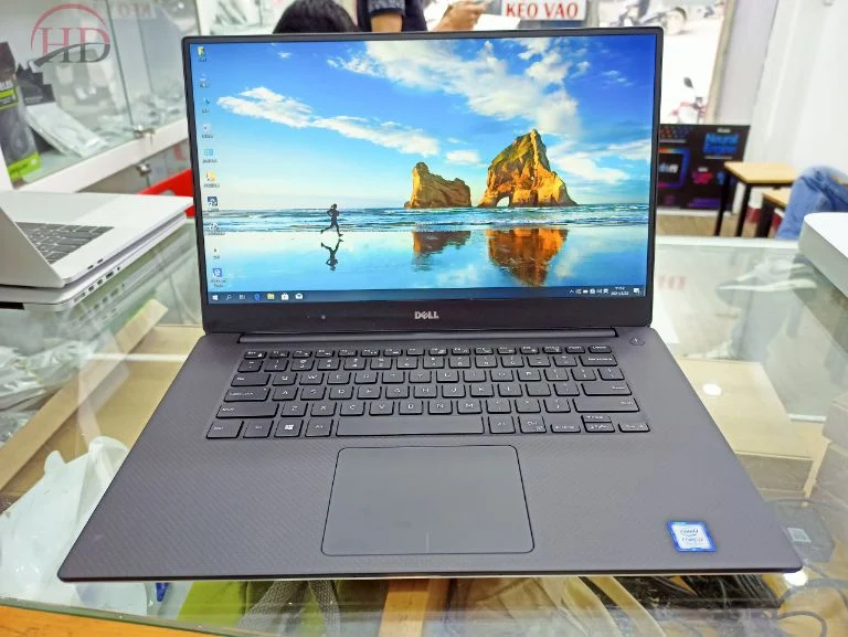 Dell Precision 5520 | Xeon 1505M | RAM 16GB | SSD 512GB | Quadro M1200
